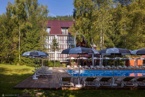 YAREMCHE CLUB HOTEL | Готель | Ресторан | Басейн