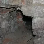В Івано-Франківську знайшли стародавнє підземелля.