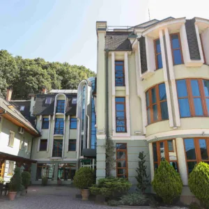 Готель "Карпати"