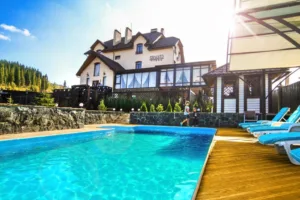 Готельний комплекс Вілла "Grand"